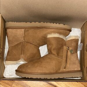 UGG Chestnut Bailey Zip Mini Boots